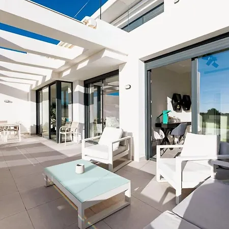 Daire Duplex Penthouse With Sea Views, Steps To Golf