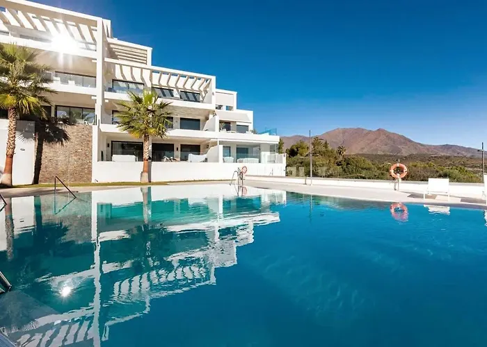 Duplex Penthouse With Sea Views, Steps To Golf * Estepona