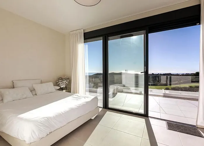 Apartment Duplex Penthouse With Sea Views, Steps To Golf Estepona