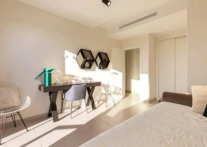 Apartment Duplex Penthouse With Sea Views, Steps To Golf Estepona