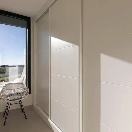 Duplex Penthouse With Sea Views, Steps To Golf 아파트 *